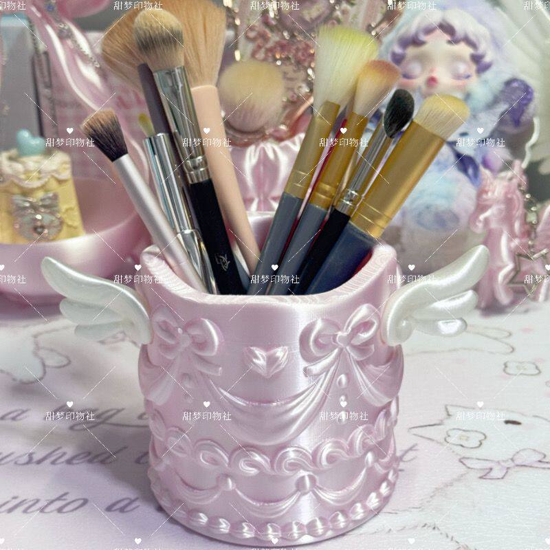 Angel Wings Relief Makeup Brus - Luxury Skincare And Makeup Brands recensione e prezzo