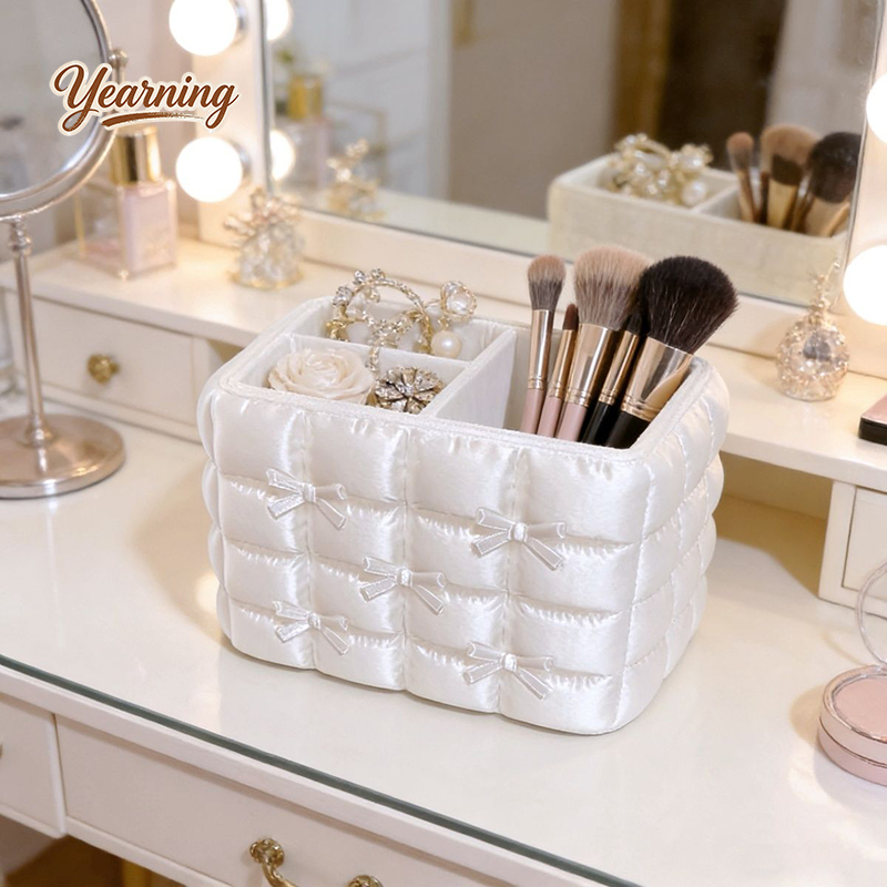 Aesthetic Bow Luxury Desktop M - Luxury Skincare And Makeup Brands recensione e prezzo